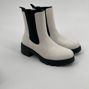 Olivia Miller Chelsea boots Ankle Mid (2-2.9 in) Heel Height size 7 1/2